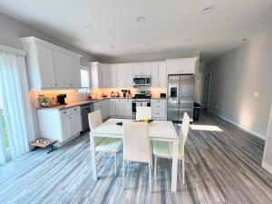 Una cocina o zona de cocina en New Build Private Home 3br2ba - Pet Friendly