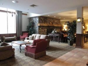 Posezení v ubytování Gorgeous 1st FL Mtn View Jiminy Suite Sleeps 4 Ski On Off