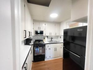 Kuchyň nebo kuchyňský kout v ubytování New Miami Boutique, by Calle Ocho and South Beach!