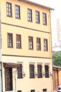 Το κτήριο όπου στεγάζεται  το ξενοδοχείο διαμερισμάτων