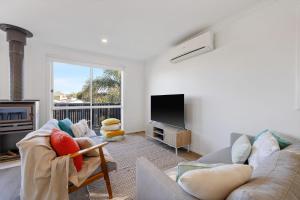 Μια τηλεόραση ή/και κέντρο ψυχαγωγίας στο Seaspray Getaway