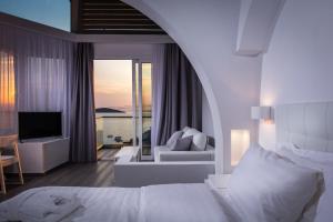 Postel nebo postele na pokoji v ubytování Hotel Akti Ouranoupoli Beach Resort + 37 fotografií