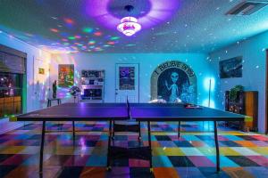 Fotografie z fotogalerie ubytování Emerald Haven! Alien Game Room - Pool - Spa - 15 Min to Joshua Tree Park! v destinaci Twentynine Palms + 37 fotografií
