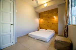 Gallery image of Lofty hut in George Town