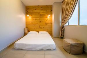 Gallery image of Lofty hut in George Town