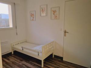 Een bed of bedden in een kamer bij Sainte Cécile: appartement 2ch 6/7 pers