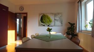Komplette Wohnung Nähe Autobahn - Apartment 1客房内的一张或多张床位