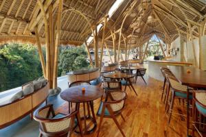 Restaurace v ubytování Aksari Resort & Spa Ubud by Ini Vie Hospitality