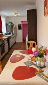 Küche/Küchenzeile in der Unterkunft Ferienwohnung Itzgrundruhe