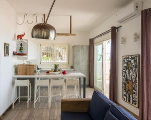 キウェンワにあるOcean Blue Apartment with Panoramic Pool ZanzibarHousesのギャラリーの写真