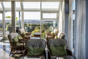 Uma área de estar em First Hotel Planetstaden