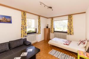 Postel nebo postele na pokoji v ubytování Ferienwohnung Hügelland