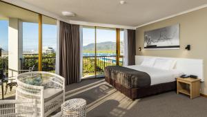 Pemandangan gunung umum atau pemandangan gunung yang diambil dari hotel