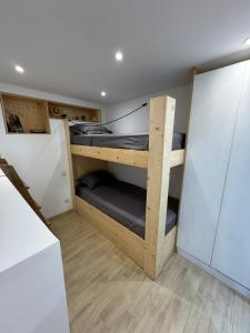 Postel nebo postele na pokoji v ubytování Appartement moderne Santa Giulia