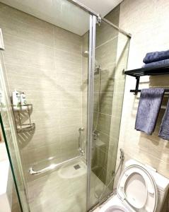 Koupelna v ubytování Homstay Vinhomes Ocean Park + 16 fotografií