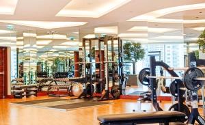 Fitnesscenter och/eller fitnessfaciliteter på Luxury Address Res Dubai Marina 1BR a Frank&Frank