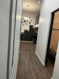 Imagen de la galería de Romantique appartement Cours lieutaud, en Marsella