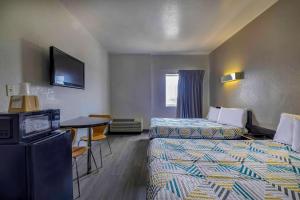 Postel nebo postele na pokoji v ubytování Motel 6-Cedar Park, TX