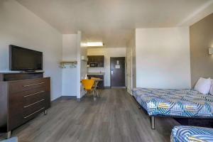 Postel nebo postele na pokoji v ubytování Motel 6-Cedar Park, TX