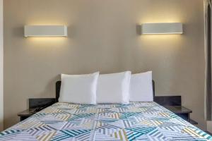 Postel nebo postele na pokoji v ubytování Motel 6-Cedar Park, TX