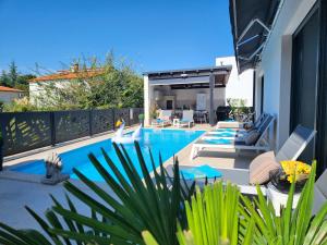 Πισίνα στο ή κοντά στο Villa Keti