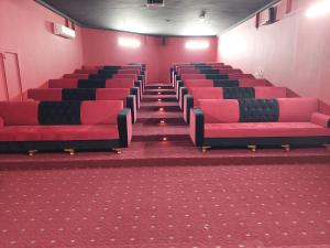 Posezení v ubytování Hotel Ain Safnan Room&Flats فندق عين صفنان غرف&شقق