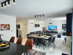 Μια τηλεόραση ή/και κέντρο ψυχαγωγίας στο Villa Keti