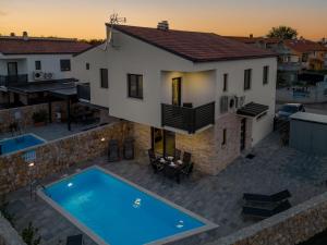 Kolam renang di atau dekat dengan Villa Ansulero