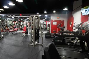 Spordikeskus ja/või sportimisvõimalused majutusasutuses Castle B6