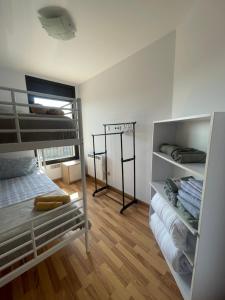 Palanda nebo palandy na pokoji v ubytování Apartamento en Olvan, Berguedà - ALBERGA