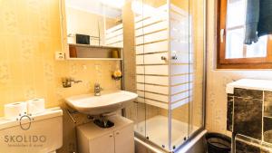 Koupelna v ubytování Gemütliches Ferienhaus Brigerbad + 21 fotografií