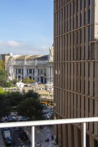 - une vue sur la ville depuis un bâtiment dans l'établissement Hotel Flora, à Milan