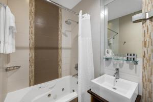 Koupelna v ubytování Aura Hotel Brooklyn