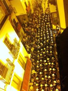 an overhead view of a crowd of people with umbrellas at Apt. Sierpes-Cuna, wifi, HVAC (VFT/SE/00239) in Seville
