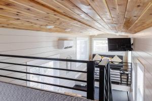 Bilde i galleriet til Jasper tiny home with private hottub i Apple Valley