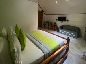 Postel nebo postele na pokoji v ubytování Dreamink farm og Myl`s place + 37 fotografií