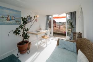 Istumisnurk majutusasutuses Lobster Cottage