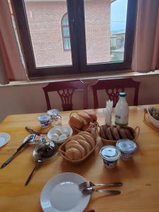 Jídlo v penzionu nebo okolí + 15 fotografií
