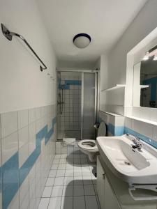 Ein Badezimmer in der Unterkunft Haus Edelweiss