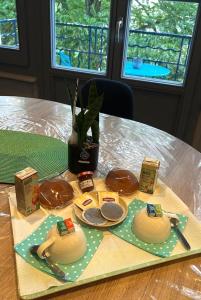 Fotografia z galérie ubytovania Résidence Harmonie Appartement N 1 Haut de gamme Avec Petit Déjeuner v destinácii Néris-les-Bains