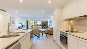 Kuchyň nebo kuchyňský kout v ubytování AZURE 187 Port Douglas