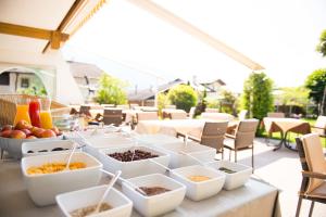 Makanan di atau berdekatan hotel