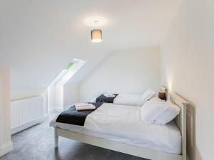 Uma cama ou camas num quarto em Dawson Park 10 - Uk12669