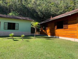 Taman di luar Casa em Visconde de Mauá - Vale do Alcantilado