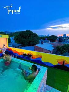 Πισίνα στο ή κοντά στο Tropical Hostel Santa Marta