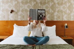 Posteľ alebo postele v izbe v ubytovaní The State Hotel