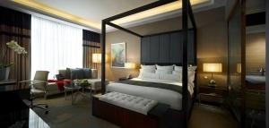 Кровать или кровати в номере The Majestic Hotel Kuala Lumpur, Autograph Collection
