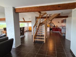 Gallery image of Maison de Charme à Samer, 7 pers, Grand Jardin, Poêle à Bois, WIFI, Proche Boulogne sur Mer - FR-1-376-115 in Samer
