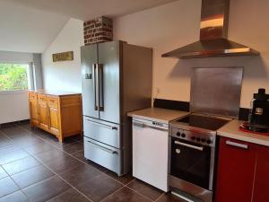 Gallery image of Maison de Charme à Samer, 7 pers, Grand Jardin, Poêle à Bois, WIFI, Proche Boulogne sur Mer - FR-1-376-115 in Samer