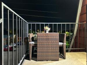 a patio with a table and chairs on a balcony at A PRIVATE 3 BD 2 BTH CONDO OAKLAWN TURTLE CREEK Roswell Court in Dallas